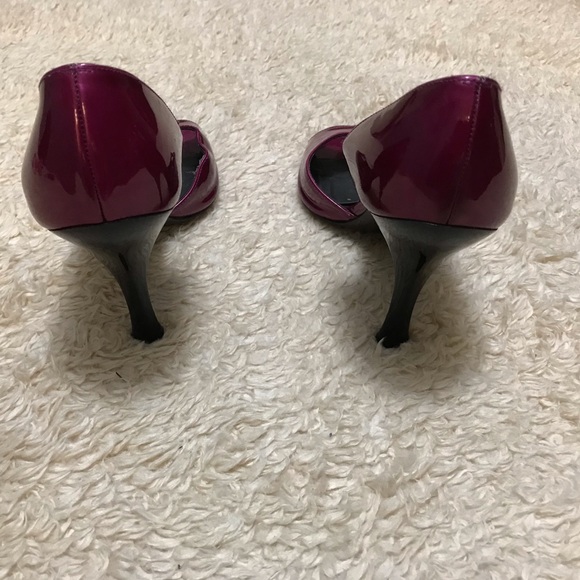 Stuart Weizman Purple Open-Toe Heels - Picture 4 of 8